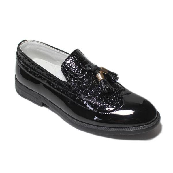 Tênis sapatos de couro meninos sapatos formais para vestido de noiva de festas Black Patent Leather Slip nos dedos redondos de tassel tassel oxfords