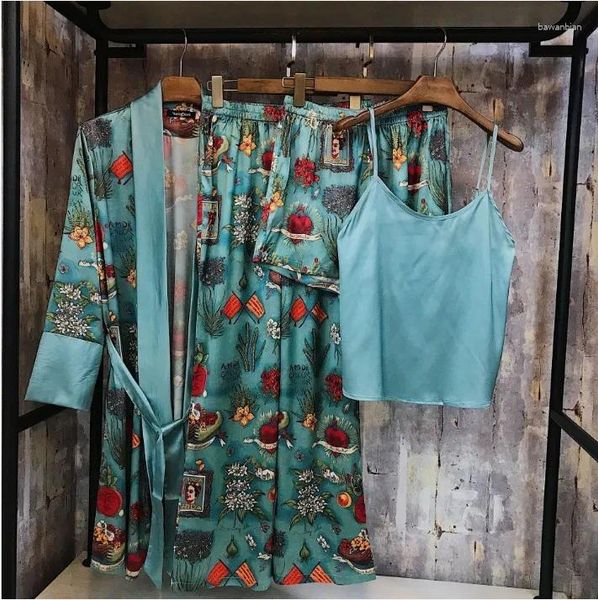 Abbigliamento per la casa 2024 Fiori femminili primaverili e autunnali Stampa pantaloni a quattro pezzi Set di vestiti di seta pigiami da donna da sonno.