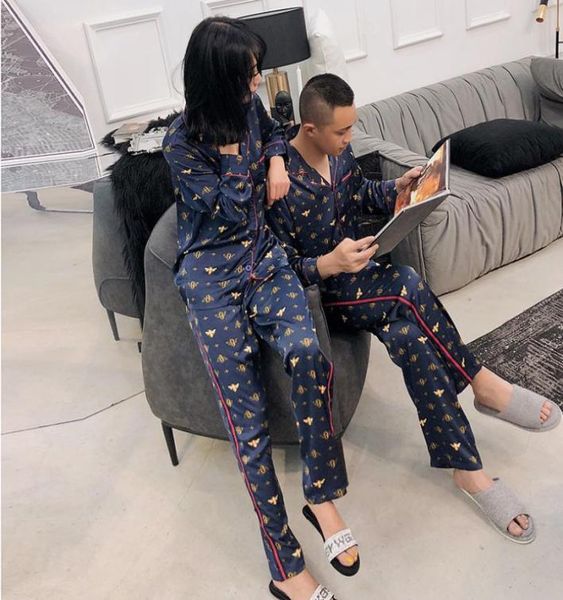 Sexy Sweet Bee Couples Sleepwear Pijamas Define mulheres e homens Spring Korean Ice Silk Quality Mulheres de manga longa Pijamas Y2007132691099140071