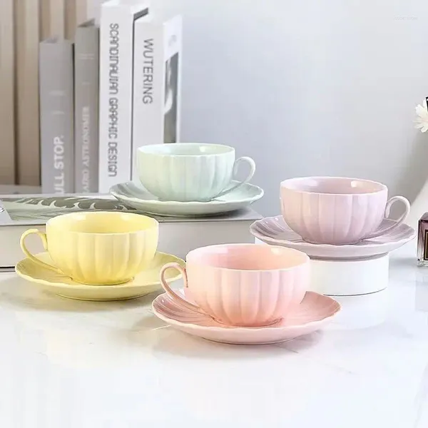 Tassen Untertassen kreativer Kürbis Kaffee Tasse Ohrhänge Keramik und Teller Set kleines Design Sense Home Fairy Gericht