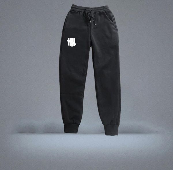 Новые спортивные штаны Men039s Hip Hop Streetwear Bants Fashion Men Непобедимым прохладным качественным флисовым брюками мужчины бегают повседневные брюки C13302930