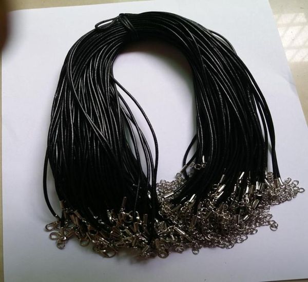 100 кусочков 20 мм черного подлинного кожаного ожерелья с застежкой для омаров для ювелирного ожерелья для ювелирного ожерелья.