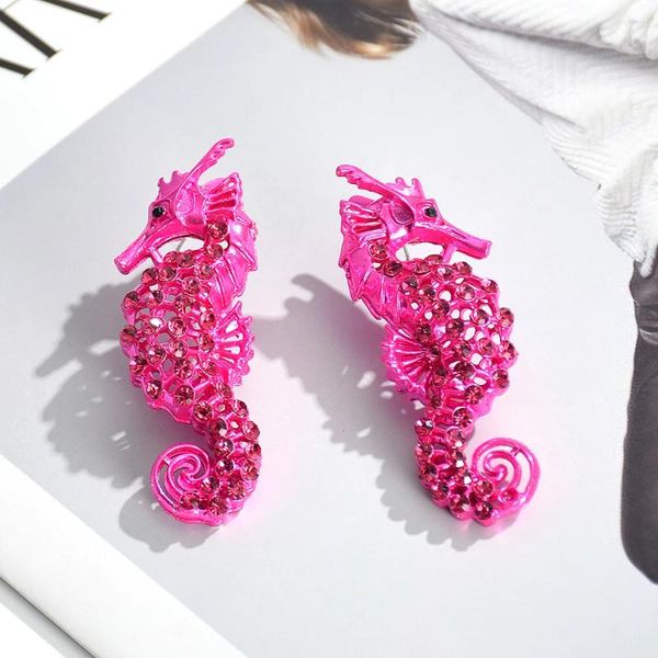 Dangle Ohrringe -Sell Trendy Metall Crystal Seahorse Drop Luxus Tierschmuck Accessoires für Frauen Mädchen Party Hochzeit