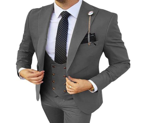 Smoking da sposa grigio scuro per lo sposo su misura da 3 pezzi set set da groomsmen abito men039 per tute da sposa pantaloni da spicco della festa DA9421450