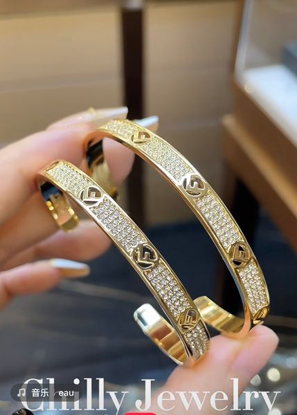 Rame di alta qualità del bracciale di lusso con alfabeto rotondo vuoto in oro 18k oro lettera di design del marchio Bracciatore aperto per donne regalo di gioielleria