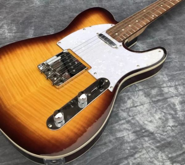 La versione personalizzata della chitarra della chitarra elettrica marrone stampata tiger, può essere personalizzata per cambiare, spedizione gratuita