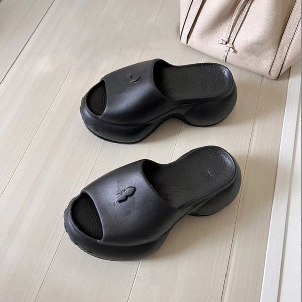 Designer Slifor Piscina Slide sandalo Black Black Sluota di gomma spessa Piattaforma di fondo morbida in gomma comoda in gomma aperta sandali Sandali da donna Scarpe di lusso Flop piatto di lusso