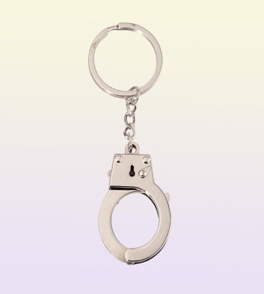 Simulation Handschellen Metallschlüsselkettenauto -Key -Flaschenöffner Männer und Frauen Keychain3139155