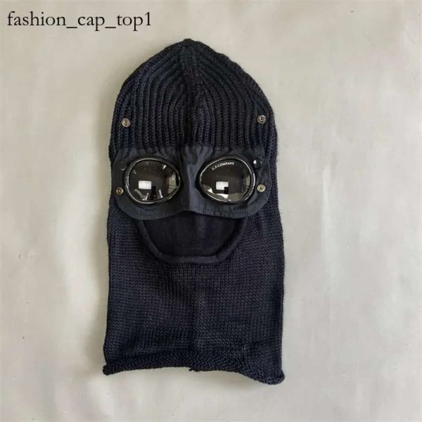 Designer Europa Due occhiali per lenti Cappuccio di giacca a vento CP berretti caldi inverno hip hop di cotone di lusso in cotone mascherato maschile maschi casual cp compagny cappelli 7900