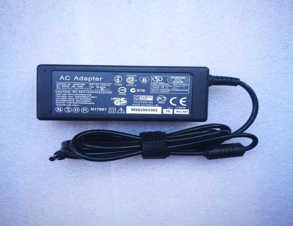 Caricatore del laptop Dolmobile 19v 237A 45W 40135mm Adattatore di alimentazione AC per Asus UX305F UX21A UX31A UX32A UX32V Notebook 10PCS1426808