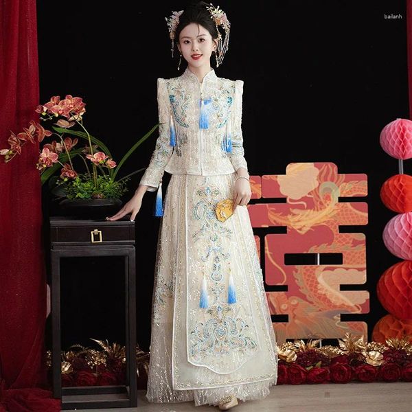 Etnik Giysiler Kadınlar için Çin Giysileri Beyaz Azaltma Xiuhe Gelin Elbise Kızarmış Dolap Tassel İnci Tang Takım