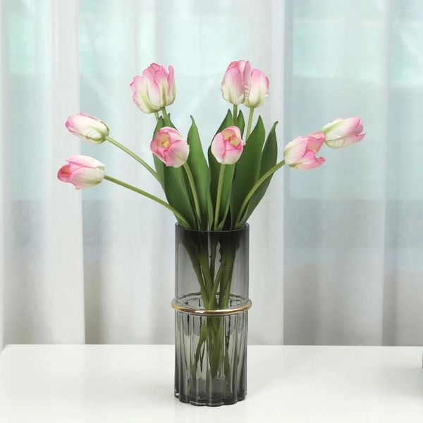 Flores decorativas parecem hidratantes de tulipa de tulipa longa, planta verde planta decoração de filmes de decoração de adereços plantas