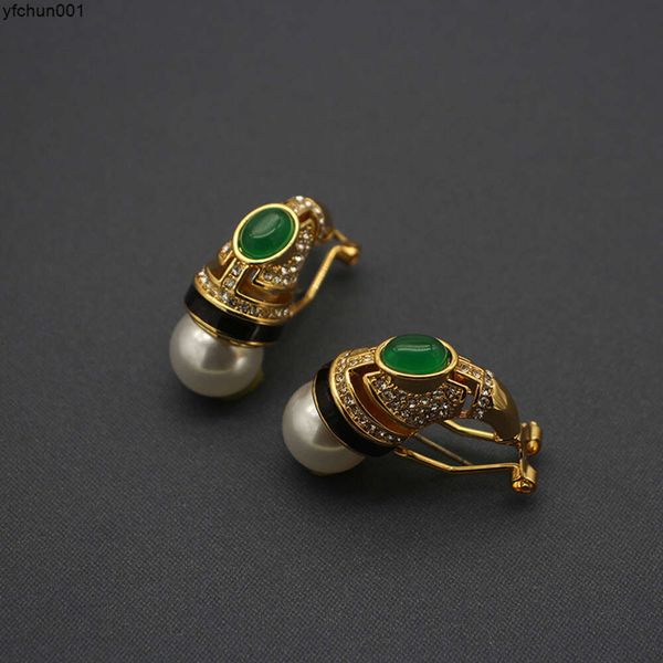 Nicho português Designer Ear tapas de orelhas verdes Brincos de calcedônia vintage Prazado de cobre de agulha de esmalte vintage 24k