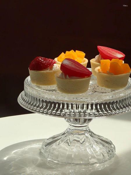 Dekoratif tabaklar Avrupa cam tatlı masa süsleri düğün atıştırmalık dekorasyon ekran standı kristal kek plakası hafif lüks kahve molası