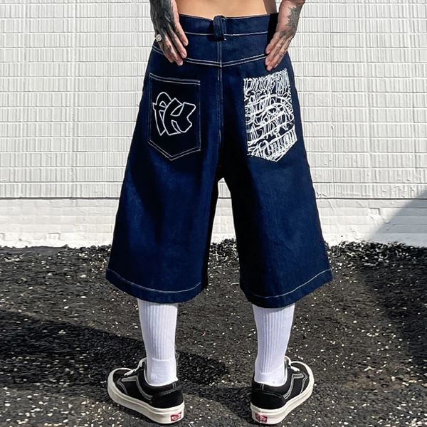 Bolsos de hip hop bordando letra de jeans shorts para homens verão retro de grandes dimensões de perna larga calça jeans de joelho 240402
