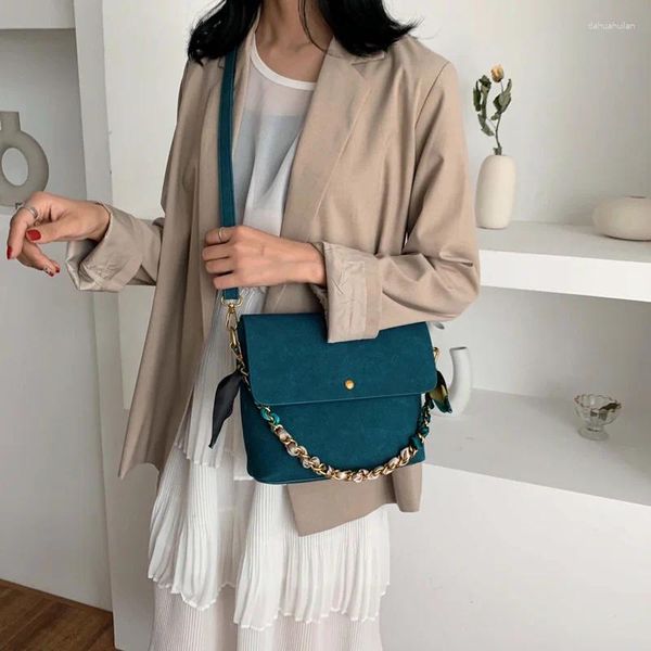 Bolsas de ombro Solor de cor sólida Crossbody para mulheres 2024 Lenço de corrente Bolsa de inverno Lady Lady Winter Bolsa e bolsas