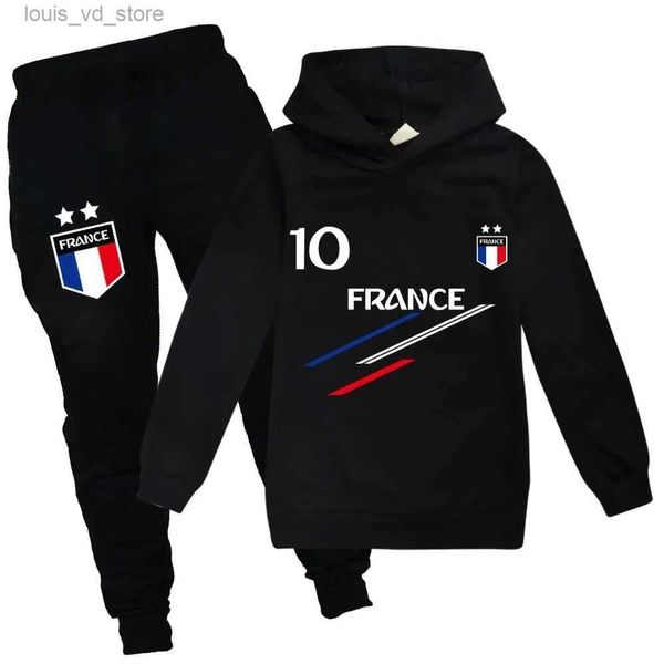 Set di abbigliamento per bambini vestiti per bambini francese calcio 10 pista tops pantaloni 2 peps per bambini primaverili di abiti autunnali set da ragazze 2-15 anni T240415