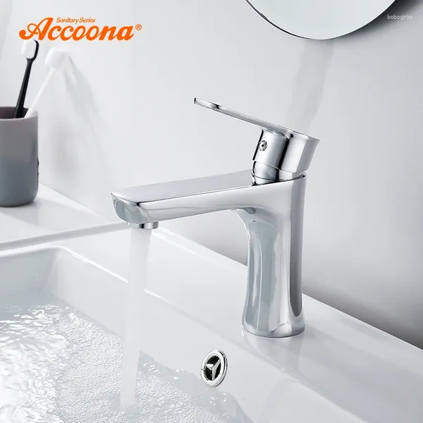 Torneiras de pia do banheiro ACCOONA Classic Chrome Bathtub Torneira montada na parede Montada com a cabeça do chuveiro de mão A9064