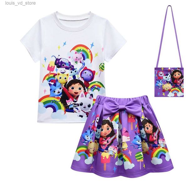 Roupas Conjuntos de roupas Gabbys Dollouse Girls Sets Gatos de verão Tops-Tastic+Bow Cartoon Print Skirt+Bag 3 peça Crianças Crianças Terno de Roupa T240415