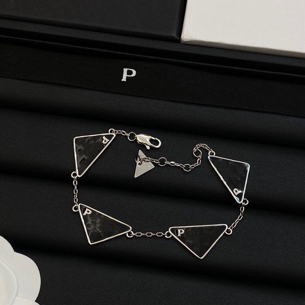 Женские модельер -дизайнерские браслеты серебряный черный роскошный браслет пять треугольников подвески P