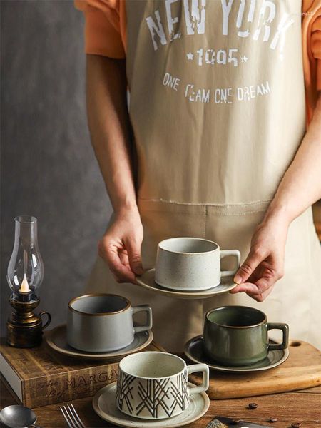 Tassen Japanische Vintage-Kaffeetasse und Untertassen-Set Creative Grobe Pottery Latte Haushalt hochwertiger exquisiter Tasse