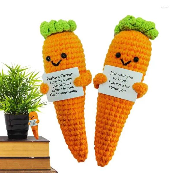 Figurine decorative Mini Carrote all'uncinetta fatta a mano 2 pezzi a maglieria divertenti Energia positiva Positiva decorazione di decorazioni per la parete giocattolo