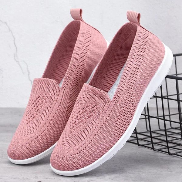 Scarpe casual 2024 Donne estive Sneaker morbide che camminano in suole piatte per mesh slittamento traspirante sul rosa nero