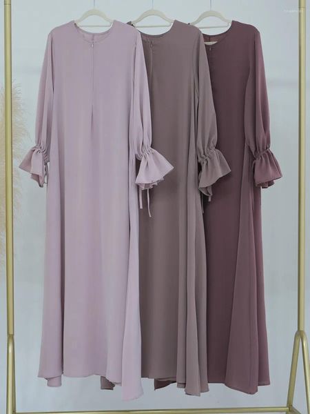 Abbigliamento etnico Donne musulmane Dubai Abayas per colore solido Piccole maniche svasate Ramadan Robe Femme Middle Oriente Lunghezza Abiti lunghi