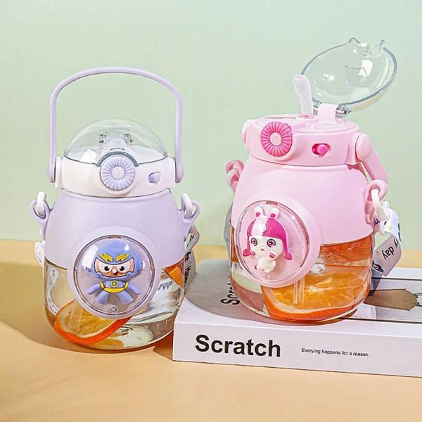 Wasserflaschen 1PCs mit Strohhalm Kinder Flasche Süßes Cartoon Muster 3D Aufkleber Krug Kunststoff Kinder Geschenk tragbarer Tasse