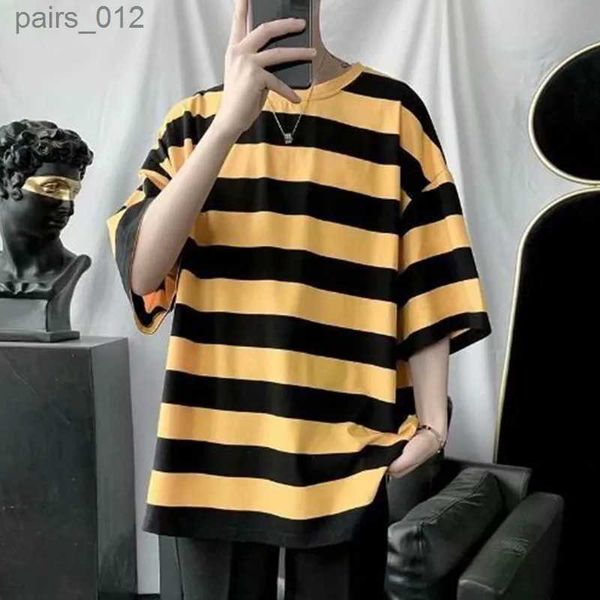 T-shirt maschile per maschi da uomo con strisce ultra-fine harajuku a maniche corte a maniche corte coreana Trend retrò in stile giapponese in stile giapponese YQ240415