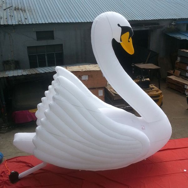 Modetta da cigno gonfiabile White Giant Giant Giant White Giant da 4 m 13 piedi per decorazione per il parco natalizio