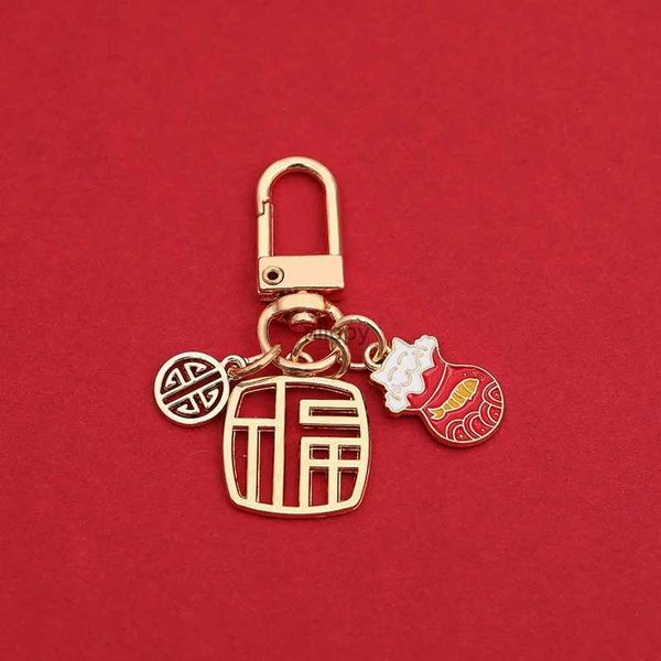 Keychains Bedanyards fofos Lucky Catchain Gold Red Blessing Word Metal Small pendente de bolsa de estudante criativa Pingente key Ringdiy Kichain Acessórios