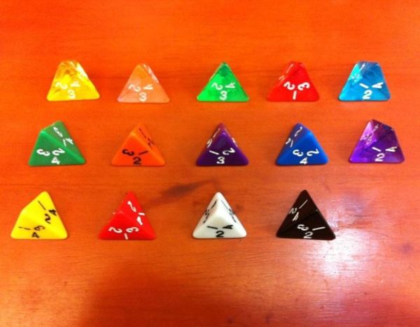 D4 DICE transparente Multi Crystal Colored Dices poliédricos de 4 lados DICE CLARO JOGOS DE FESTO DE FECIDADE BOSON BOSON GAMES FAMÍLIA DA FAMÍLIA2963278