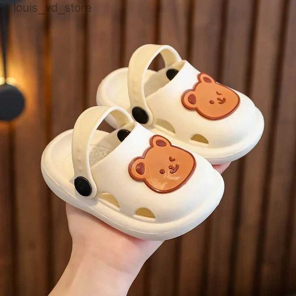 Sandalen Zwei-Styles Baby Sommerschuhe süße Bärbaby Sandalen Strand Badezimmer Kleinkind Jungen Mädchen Anti-Rutsch-Slipper Neugeborene Säuglings Sandalen T240415