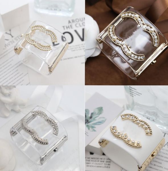 Luxo Pequeno fragrância embutida Pérola strassões de pérolas transparentes de acrílico branco grande feminino de temperamento europeu e americano Bracelete banhado a ouro