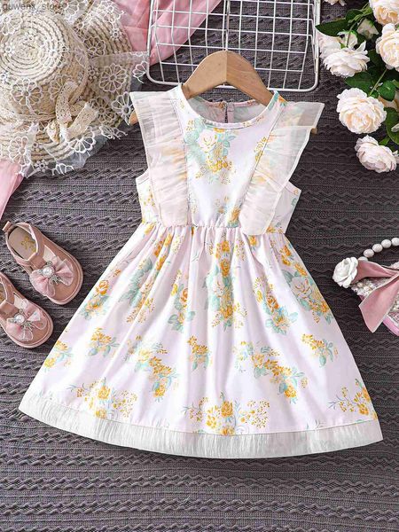Vestidos de menina garotas novas vestidos de mangas doces e fofos no vestido de design de painel de verão Y240415