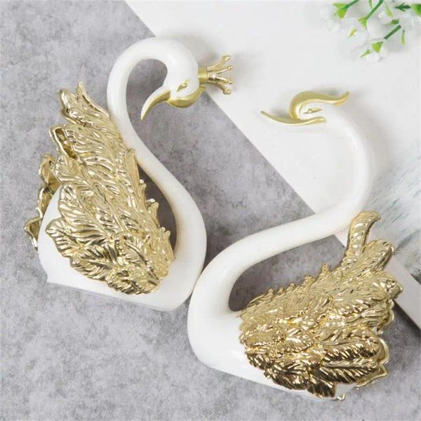 FESTIDOS DE FESTIMENTO LOTO CROWN Glass Table Swan Baking decorativo Aniversário de aniversário Ornamento Bolo Topper Figura Figura Papel Weight Desk Home Decor