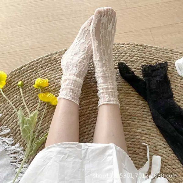 Socken Strumpfwaren Socken Frau Sommer dünne Blumenblumen weiße Spitze Lolita süße Strümpfe Frauen Dessous Middle Tube Socken für Frauen