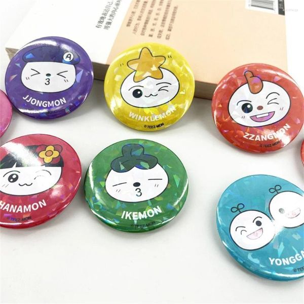 Broches kpop atteez badge teez-monoat cartoon imagem saco redonda decoração acessórios hanmon monny tutumon fãs coleta presente