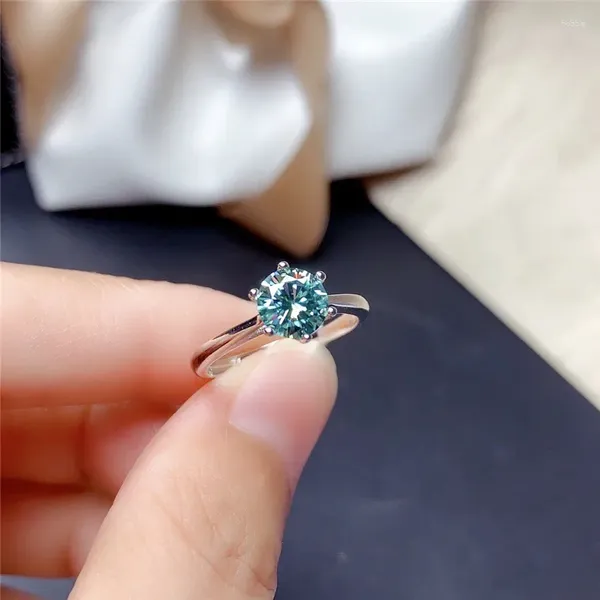 Ringos de cluster Chegada 1 Anel de diamante azul claro Solidado prateado 925 Excelente corte de corte passado moissanite safira para mulheres