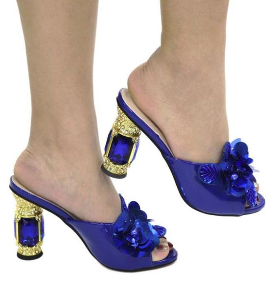Pantofole Fashion Royal Blue Women High Teli da 9 cm con decorazioni in stile fiore di cristallo pompe per abiti africani per festa CR52222783665