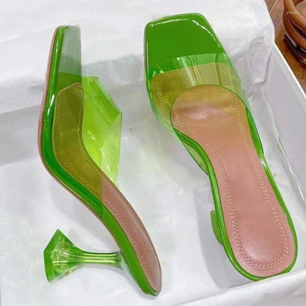 Hausschuhe transparent hohe Schuhe weiblich 2024 Sommer Weinglas und Quadratkopfkristall Sandalen Frauen