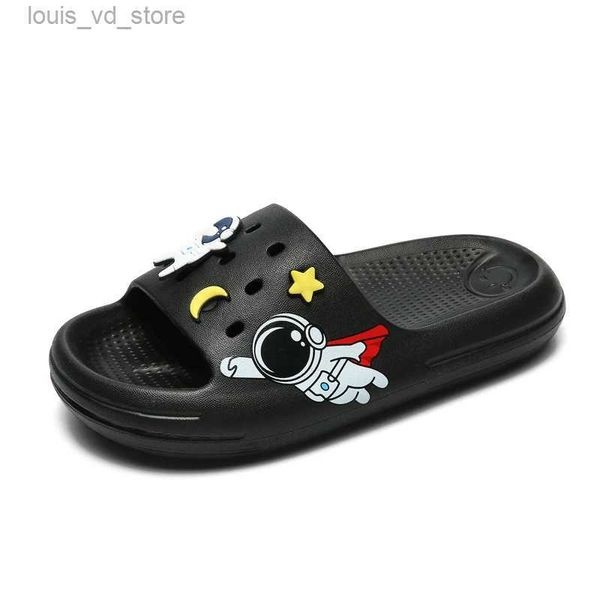 Slipper -Cartoon Astronaut Kinder Pantoffeln Junge Mädchen lässig Schuhe Flat Beach Wasserschuhe Innenweiche Kinder süße Flip Flops für Jungen Mädchen T240415