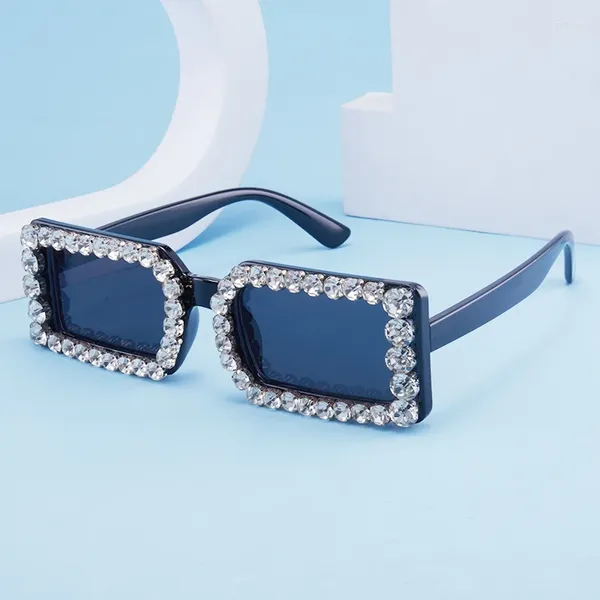 Sonnenbrille Cross Border Retro Trend Mode Persönlichkeit Vielseitige Straße PO von Männern Frauen mit Diamond Eingelegtem kleiner Schachtel