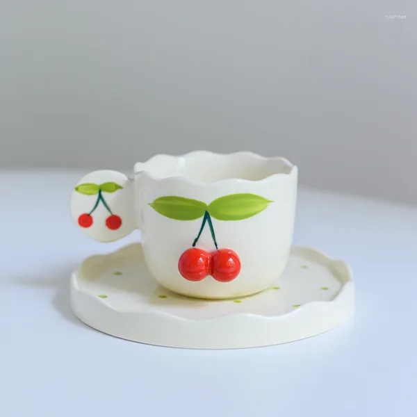 Cups Saucers süße 3D -Kirsch -Tasse und Untertassenhand handbemalte Keramik Kaffee Tee Latte Set Office Getränke personalisiertes Geschenk für ihr Mädchen