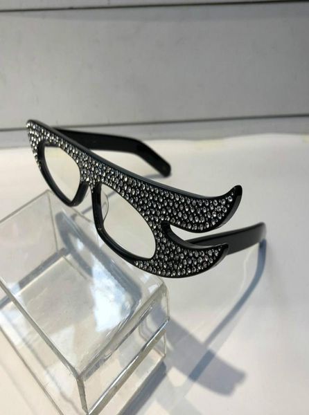 Luxus Sparkling Diamond 0240 Sonnenbrille speziell Designer Angel Wings Rahmen Populär UV -Schutz Sonnenbrille Top -Qualität -Stil F7822349