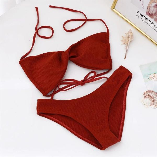 Swimwear femminile Sexy String Bikini Twist Swimsuit Women senza schienale Due pezzi Micro Beach Thong 2024 Trend Bareding costume Bikini set mujer