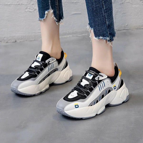 Casual Shoes 2024 Großgröße Frauen 40-43 Sport bequeme Frauen Schnüre-up-Ins atmungsaktives Mesh Koreanisch