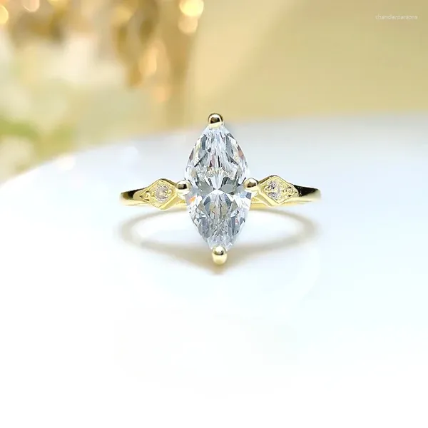 Anéis de cluster Anel Luz de luxo 925 Sterling Silver Plated Horse Eye Diamond White Diamond com Jóias de Casamento de Alto Carbono por atacado