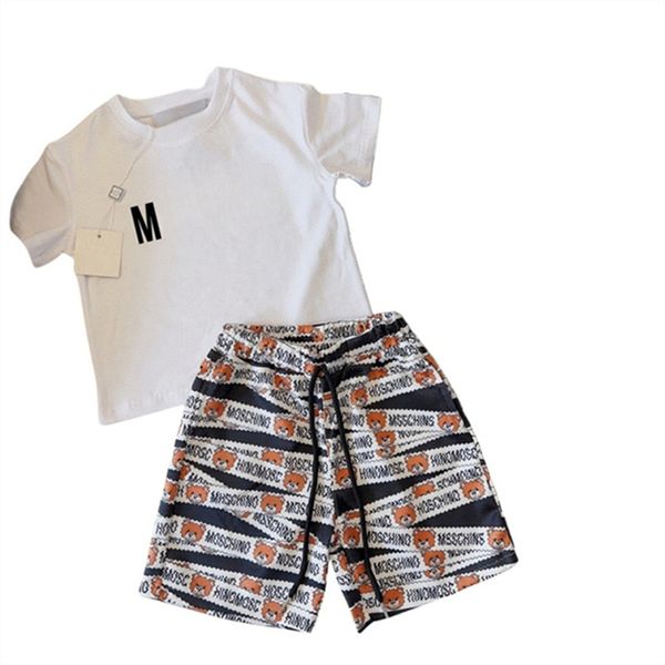 Summer Kid Suit Boys Child T Tirch shorts clássicos desenhos animados de urso curto de mangas curtas Pontas casuais conjuntos de roupas de colocação grátis tamanho 100cm-150cm a03